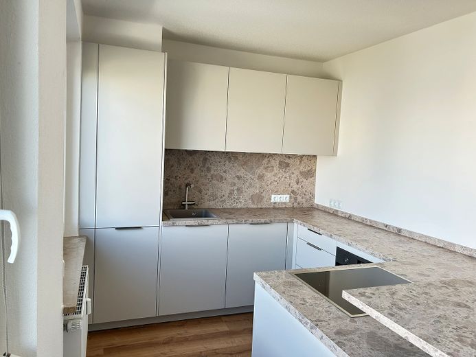 Appartamento con vista sul verde non edificabile - posizione centrale - immediatamente disponibile – Küche