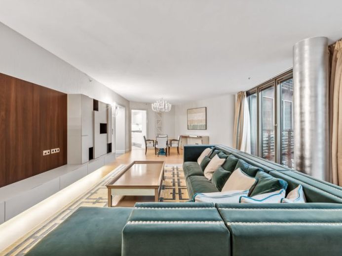 Bezugsfrei! Sehr luxuriöse 3-Zi Wohnung am Potsdamer Platz! – Foto 1