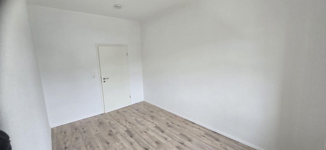 Top gerenoveerd 2-kamer zolderappartement op een locatie dicht bij het centrum – Schlafzimmer