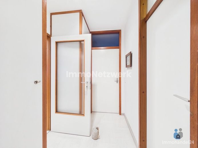 NEU***78 m² große, schicke ETW in TOPLAGE mit Balkon und TG Stellplatz***NEU – zweiter Flur