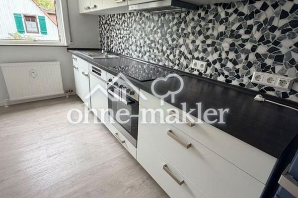 3-Zimmer-Wohnung mit Balkon, Einbauküche,Stellplaltz zu Vermieten