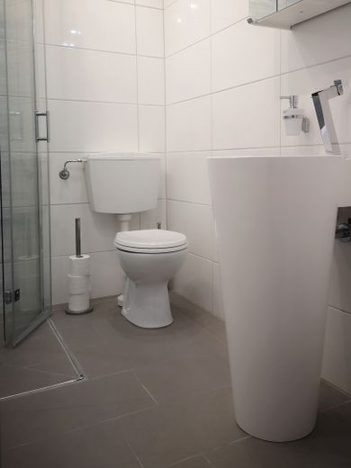 Traumhafter Resthof in absoluter Alleinlage direkt hinterm Eiderdeich mit eigenem Leuchtturm! – Bad FeWo Anker 1