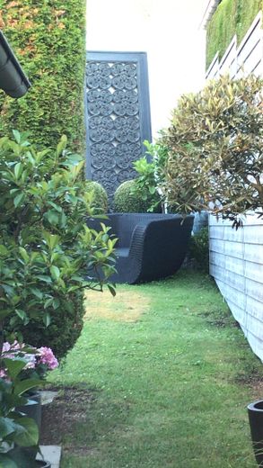 Escl. piano terra HH /appartamento e apt., garage, giardino, camino, RISCALDAMENTO NUOVO PREZZO SU RICHIESTA – Garten