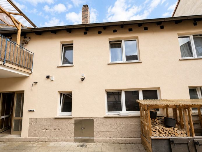 Historisches Wohn- und Geschäftshaus (teilsaniert) - außergewöhnliches Potenzial im Herzen Eberns – Blick auf die Werkstatt