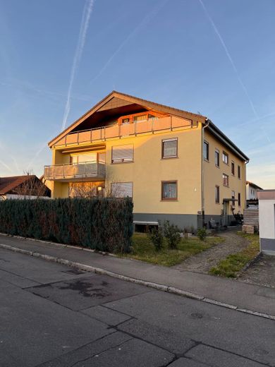 Helle 3-Zimmer Dachgeschosswohnung mit Südbalkon und Weitblick in Reutlingen – IMG_5649