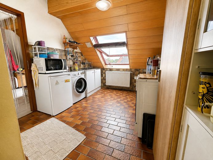 flexibel nutzbare 3-Zimmer-Wohnung im DG mit Abstellraum – Küche