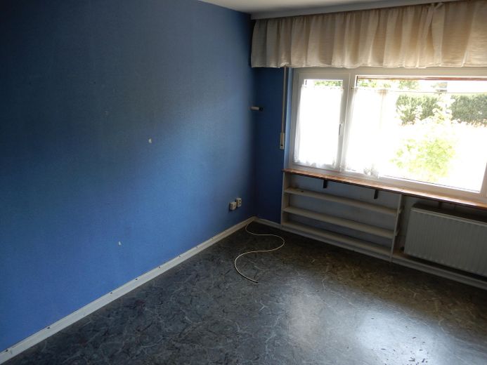 provisionsfrei / RMH in ruhiger Waldrandlage / renovierungsbedürftig – Schlafzimmer / Keller