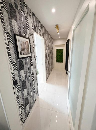 Architect-designed villa with a dream view in a prime location in Hof – Flur UG