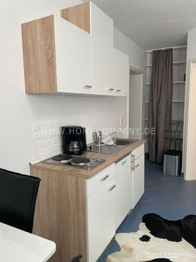 Apartamento moderno amueblado de 1 habitación – 93dc4b5f5a330b9a96e90d56df8f7fa7a5a737b7.jpg