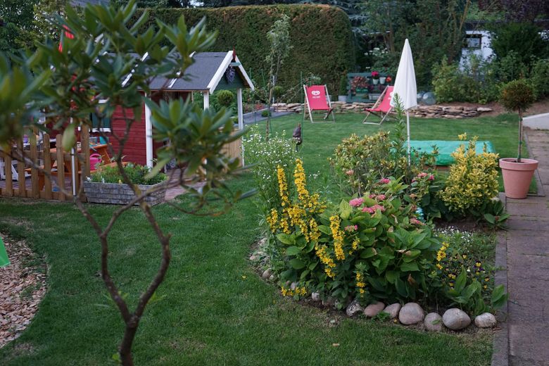 Casa unifamiliar independiente con apartamento independiente – Garten 2016