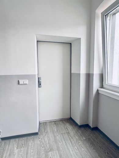 Sofort bezugsfreie 80 m² 3-Zi.-Wohnung – 3er WG-geeignet & 5,5 % Sonder AfA dank Gutachten – Eingang