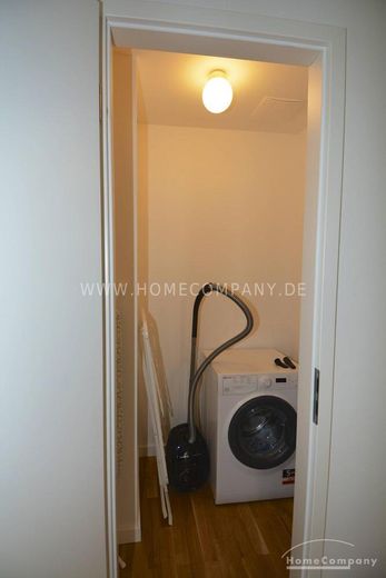 2-Zimmer-Wohnung mit Spreeblick in Tiergarten, Berlin, möbliert – 142936d39831c33f03888cac8c3265fdd95f8aca.jpg