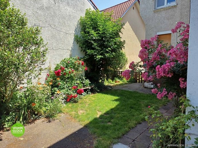 Familienhaus mit Scheune - Ausbaupotential! – Garten3