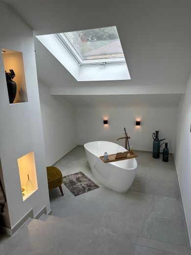 Exklusive Designvilla mit Panoramablick+Einliegerwohnung – Luxus, der Maßstäbe setzt – OG Bad
