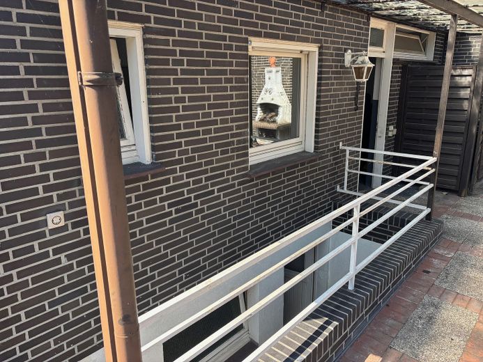 Bungalow mit großer Doppelgarage in ruhiger, zentraler Lage auf tollem Grundstück – Eingang Keller Garage