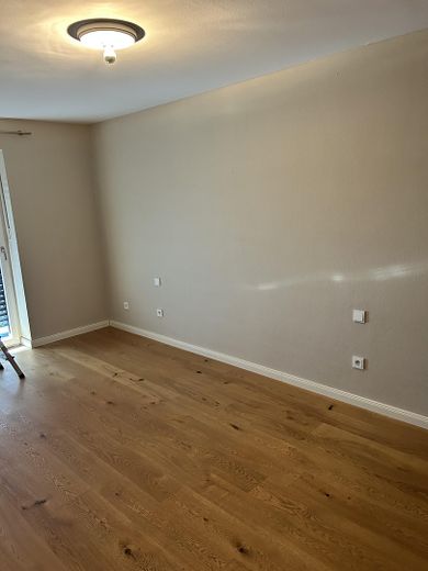 Moderna y luminosa vivienda pareada de planta abierta con jardín – Foto 7