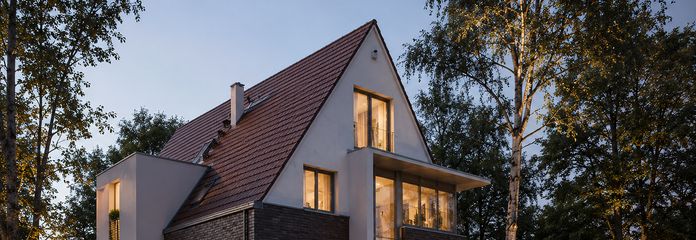 House within a house – 275 m² two-storey maisonette architect-designed house – Strassenansicht