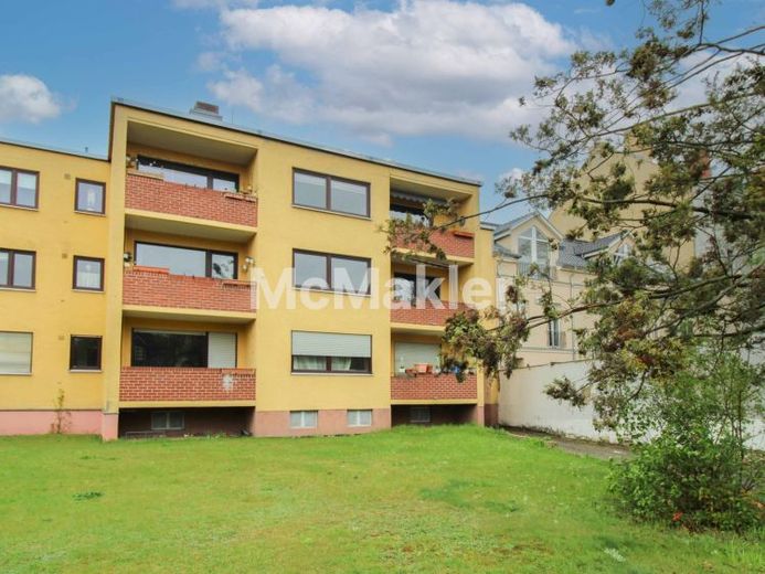 Vermietete 2-Zimmer-Wohnung mit Balkon und freiem PKW Stellplatz in den grünen Hinterhof – Foto 1