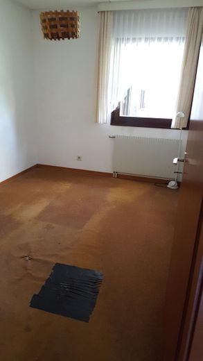Ideal für Pferdehaltung - Einfamilienhaus, Baugrundstück, Stall und Hausweide / Resthof – Zimmer