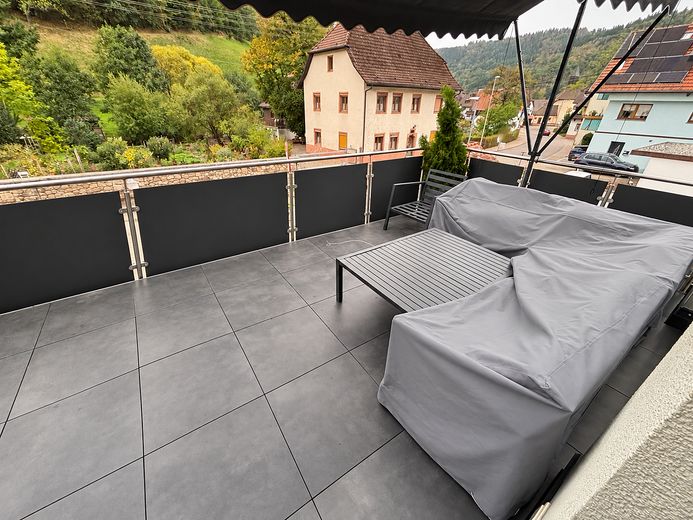 Modernes Zweifamilienhaus mit Einliegerwohnung in Elzach-Oberprechtal – Balkon 1 OG