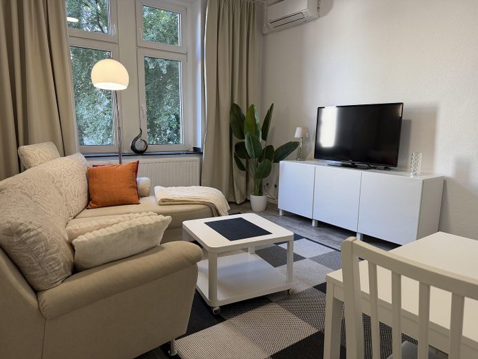 con aire acondicionado, completamente amueblado, recién renovado, listo para entrar a vivir, 2 hab., baño con cocina y balcón – Foto 9