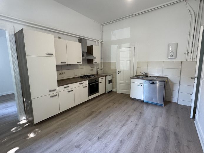 Schöne vier Zimmer Altbauwohnung – Küche