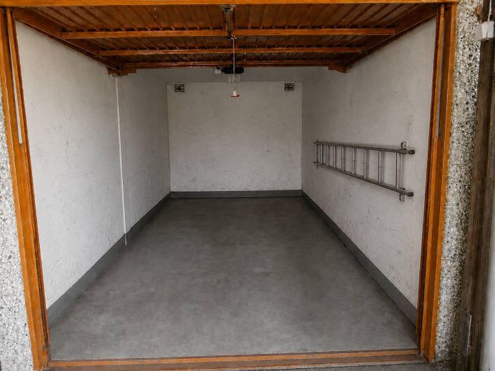 Bungalow mit großem Grundstück und viel Potenzial in außergewöhnlich ruhiger Lage – Garage