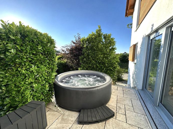 Neuw. Wohntraum mit Wellnessgarten in ruhiger Lage - Nahe A94 – Terrasse Westseite