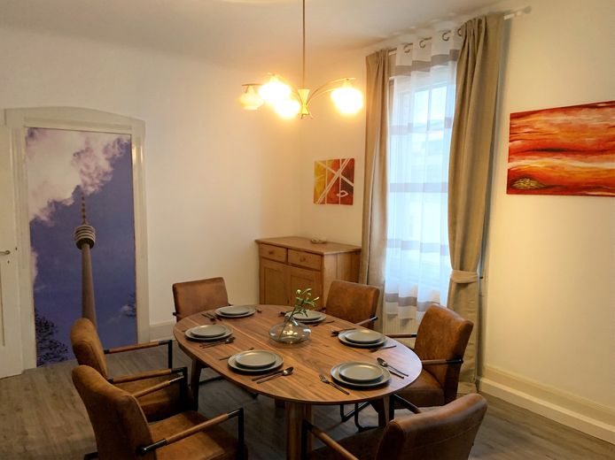 Maklerfrei: Altbau-Wohnung mit Charme in begehrter Lage! – Esszimmer