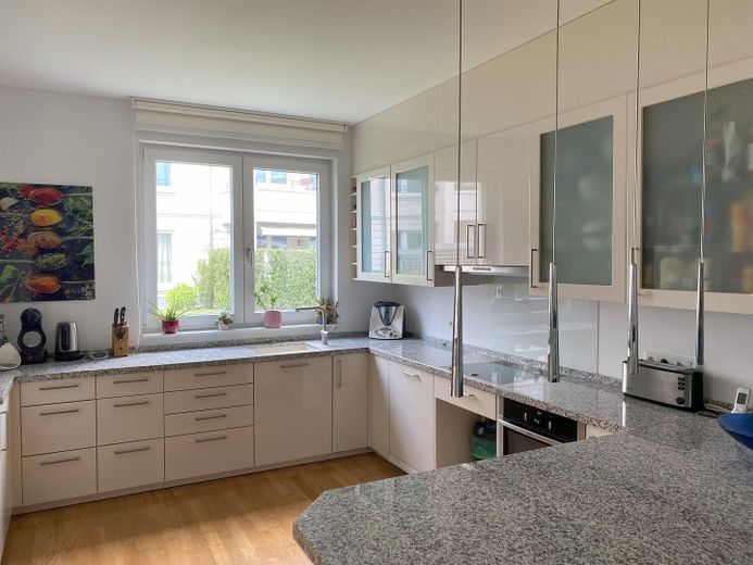 Neubauwohnung von Privat, barrierefrei mit Fußbodenheizung, SmartHome, eigenem Garten und Balkon – Küche