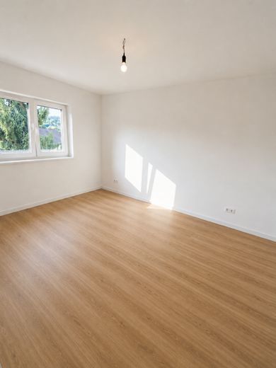 Puderbach'ta kiralık 3 odalı daire (88m²) teraslı, şu anda yenileniyor – Schlafzimmer (Planbild)