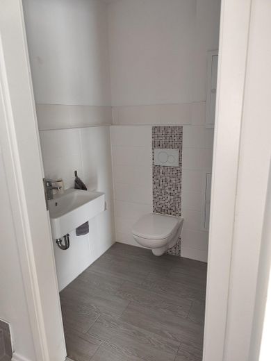 3-Zimmer Etagenwohnung mit Balkon in Tornesch zum Verkauf – Gäste-WC