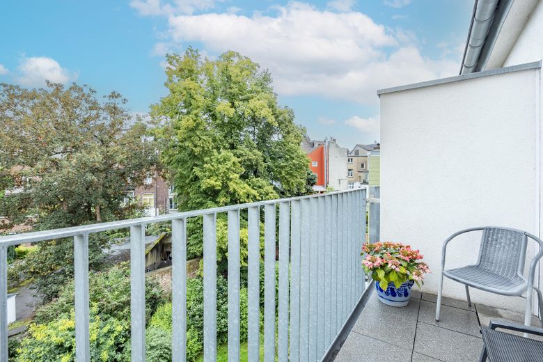 Modern 2-kamerappartement met hoogwaardige inbouwkeuken in de Frankenberger wijk – Balkon