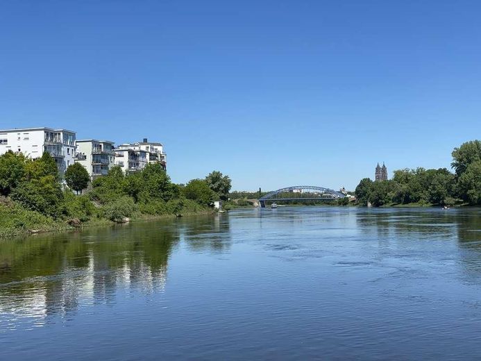 4,5-Zimmer-Wohnung mit 122 m² in Magdeburg-Buckau – Umgebung - Elbe