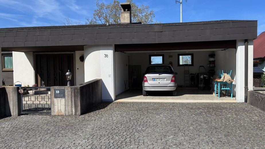 Villa d'architetto in stile Bauhaus con vista sulla valle del Main – Doppelgarage