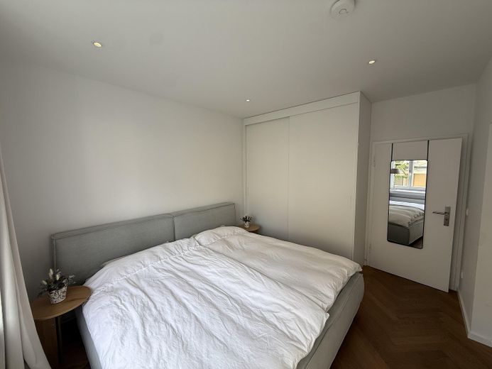 Hochwertig renovierte Erdgeschosswohnung am Mulang – 157 m², Wintergarten, Terrasse & 2 Bäder – Masterbedroom