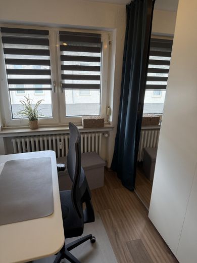-RESERVIERT- Zentral gelegene 3-Zimmer-Wohnung mit Balkon in Brühl – Arbeitszimmer/Kinderzimmer