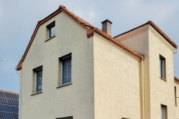 Rarität! Familienhaus in Mz-Finthen! Viel Charme &amp; Platz für eigene Ideen! Innenhof, Anbau,Scheune..
