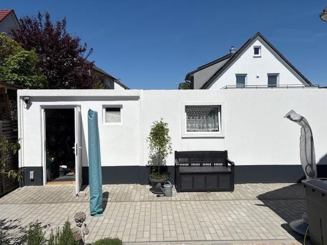 3,5 Zimmer DG- ETW im neuw. 2-FH, 91220 Schnaittach  EB 11/23 incl. Gartenanteil/Garage uvm. – Gartenhaus +3  Garagen