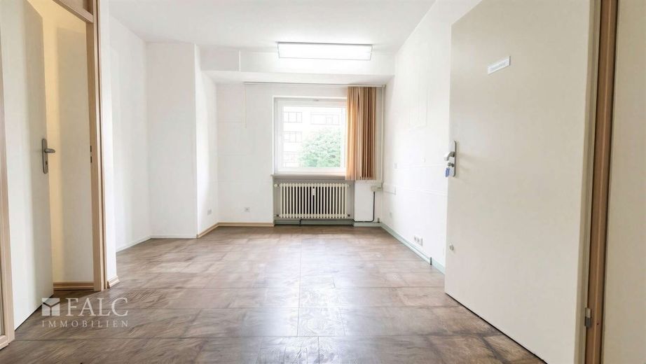 Attraktiver Standort für dein Business - ideal für Praxis, Büro, Dienstleister &amp; Pflegedienst – Empfang