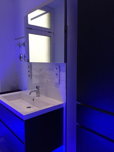 2-ZKB Luxus Altbau Designerküche |Designerbad |teilw. Fußbodenheizung | Balkon | Lift | Stellplatz – Bad