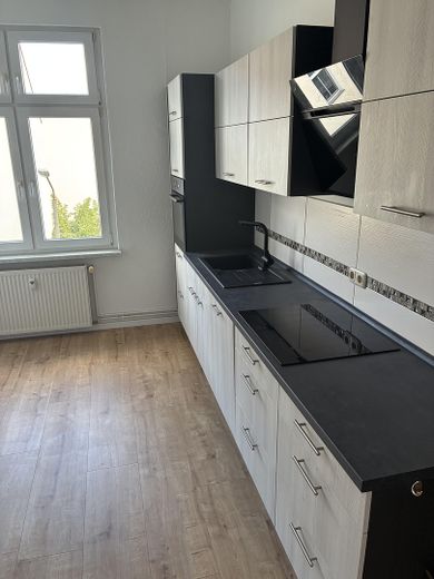 2-кімнатна квартира з вбудованою кухнею — модернізована, простора, центральне розташування – Einbauküche