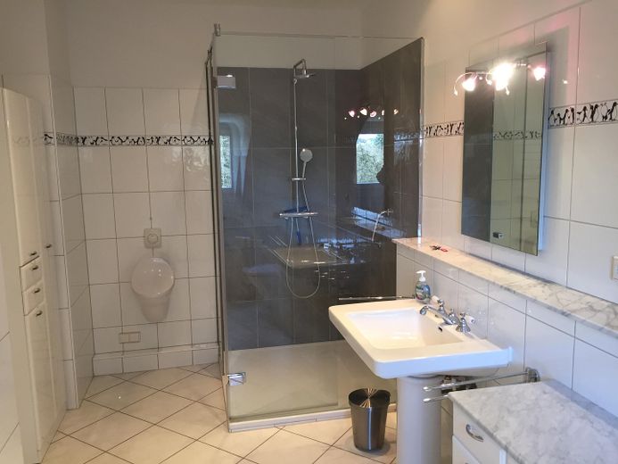 Herdecke / Wohnung in Villa am Waldrand – Bad