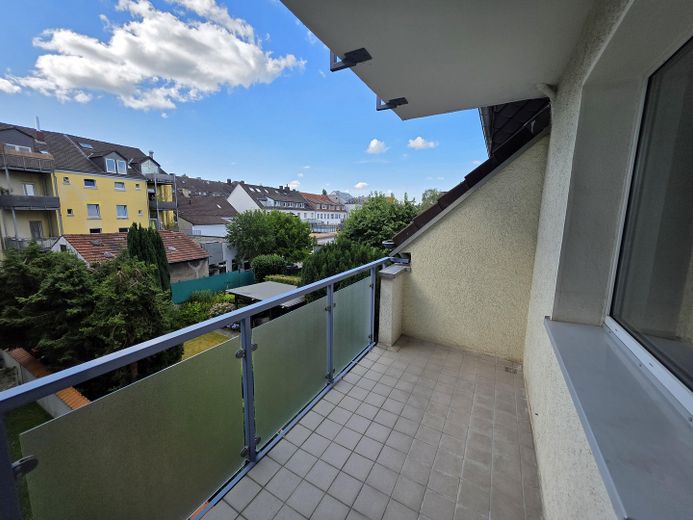 2,5 Raum Citylage, Erstbezug nach Sanierung, Balkon, Bad: Wanne + Dusche + Fenster, Dämmung – Balkon Süd-Ostlage