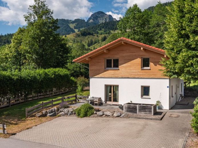 Modernes Landhaus mit Bergblick – Exklusives Einfamilienhaus in Bayrischzell – Photo 1