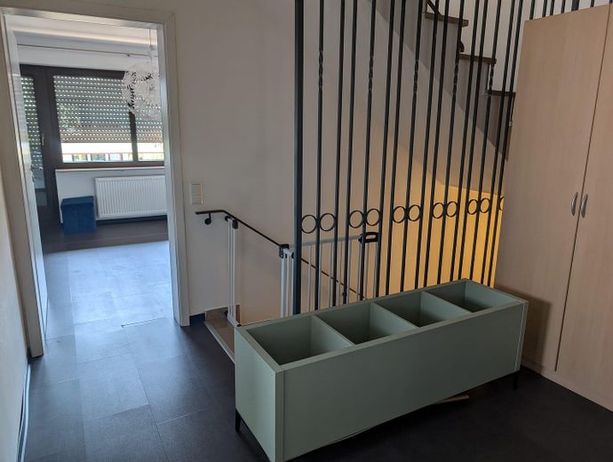 Gepflegte 6 Zimmer 152 qm DDH mit Garage und Garten in 91088 Bubenreuth – OG