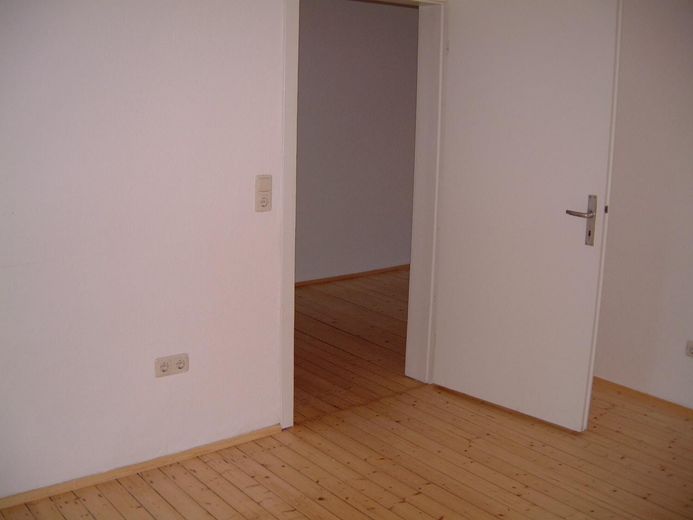 Wohn / Geschätshaus am Bahnhof/Fußgängerzone – Wohnung DG