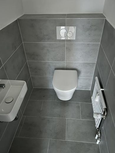 Appartamento ristrutturato di 3,5/4 locali con balcone nel centro di Weiden – Gäste WC
