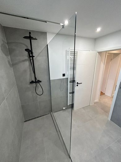 WG-Zimmer mit viel Platz ab sofort frei ! / Jaspersallee 27, München / 3.OG / WE47 / Zi.4 – Badezimmer