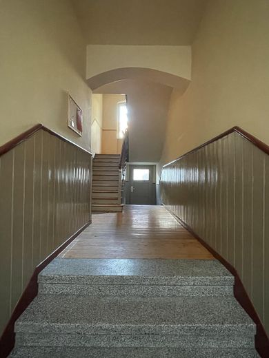 Provisionsfrei: 3-Zimmer-Balkonwohnung im Hochparterre eines kernsanierten 4-FH, Weimar Nordvorstadt – Wenige Stufen zur Wohnung